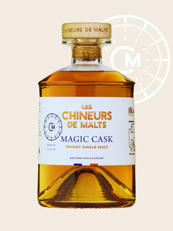 Bouteille de whisky single malt single cask Magic Cask par Les Chineurs de Malts au Thor, élevé dans un fût unique ayant contenu du Châteuneuf-du-Pape blanc